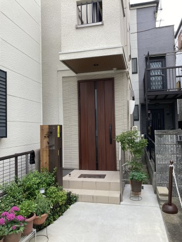 志茂2丁目一戸建て住宅のエントランス