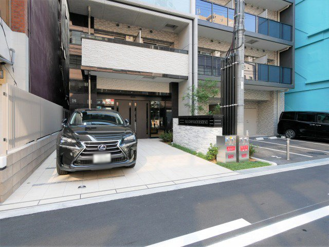 エスリード本町レジデンスのエントランス