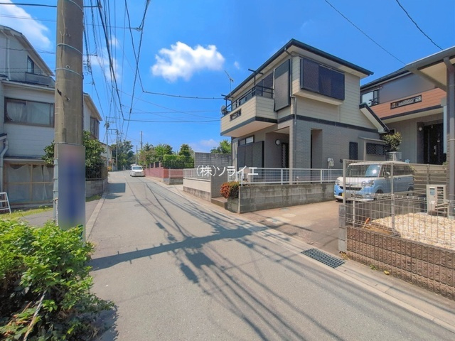 川越市中台元町１丁目　中古戸建の前面道路含む現地写真