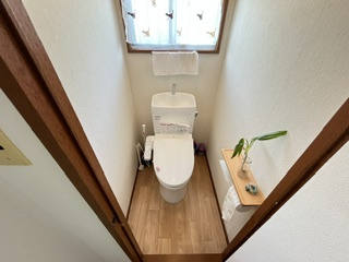 南青葉台一戸建てのトイレ