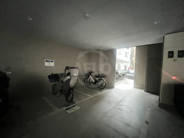 フェリシア江坂のその他共用部分|バイク置き場
