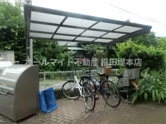 川崎市多摩区登戸の賃貸マンションのその他共用部分|屋根付き駐輪場・バイク相談可能