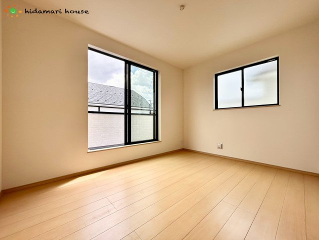 蓮田市黒浜2343番　新築戸建　ハートフルCの洋室|２階洋室：6帖