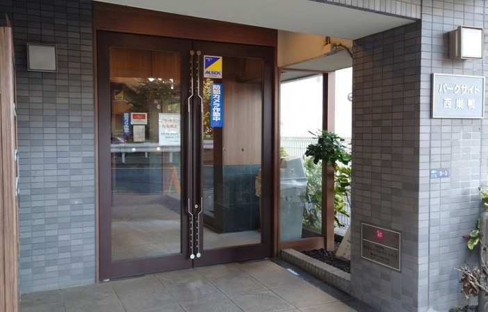 パークサイド西巣鴨のエントランス