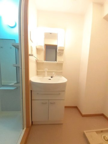 Ｓｍａｌｌ　Ｌｕｘｕｒｙの洗面所|コンパクトで使いやすい洗面所