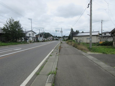 【前面道路含む現地写真】 | 大館市釈迦内字山神台14-1・土地物件