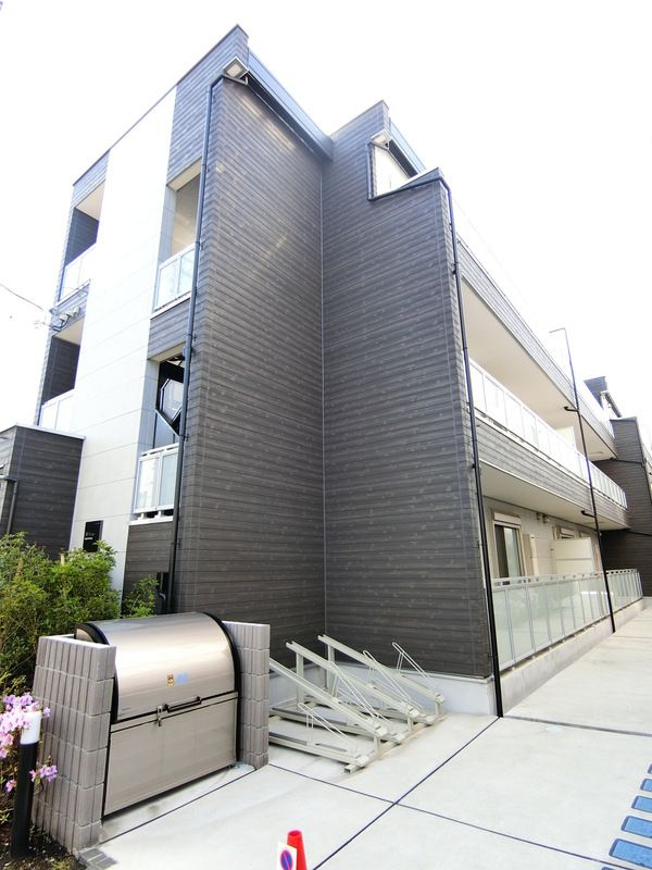 M-1 Tokyo 東六郷のエントランス