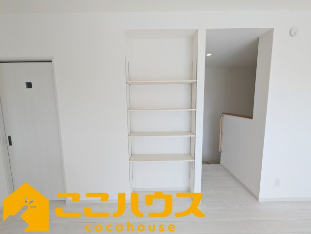 浦添市大平　新築戸建て　全1棟の収納|リビング収納もございます