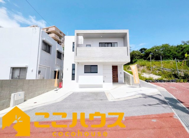 浦添市大平　新築戸建て　全1棟の駐車場|並列駐車台2可◎　※車種によります