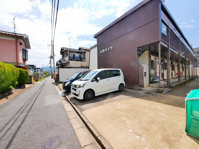 大宮ハイツの駐車場