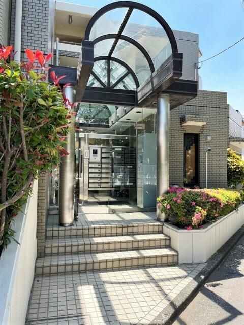 コスモ千早町のエントランス