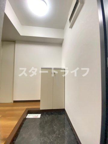 大阪市東淀川区東中島３丁目の賃貸マンションの玄関