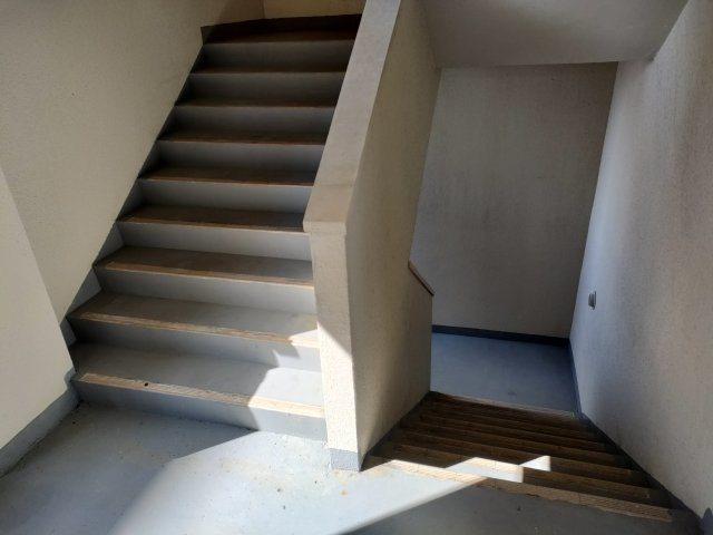 丸英ビルⅢのロビー