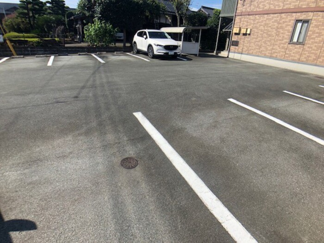 サンハイム御領の駐車場