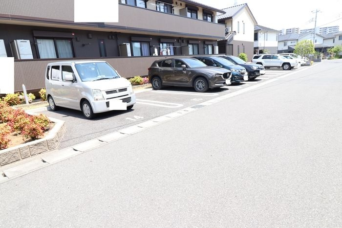 ブリエ　Ⅱの駐車場