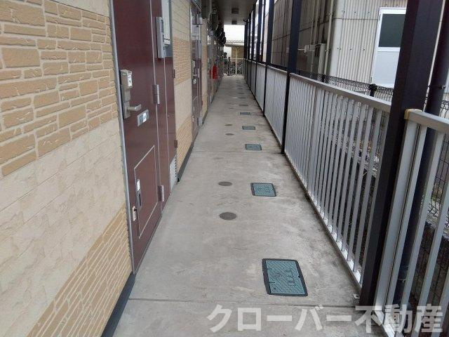 レオパレスアリナンのエントランス