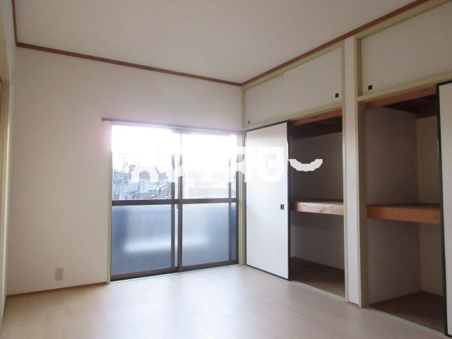 青梅市谷野のアパートの内装