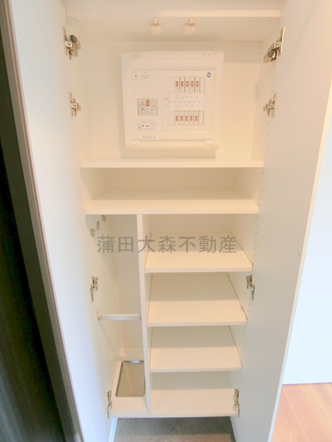 ルミーク大森の設備|玄関収納　シューズBOX