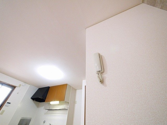 ヴィラ東生駒のセキュリティ|インターホンで付きで安心