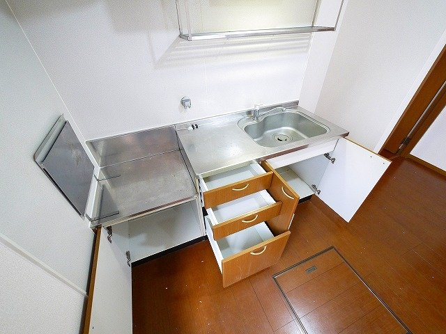 ヴィラ東生駒のキッチン|お料理しやすいキッチンです