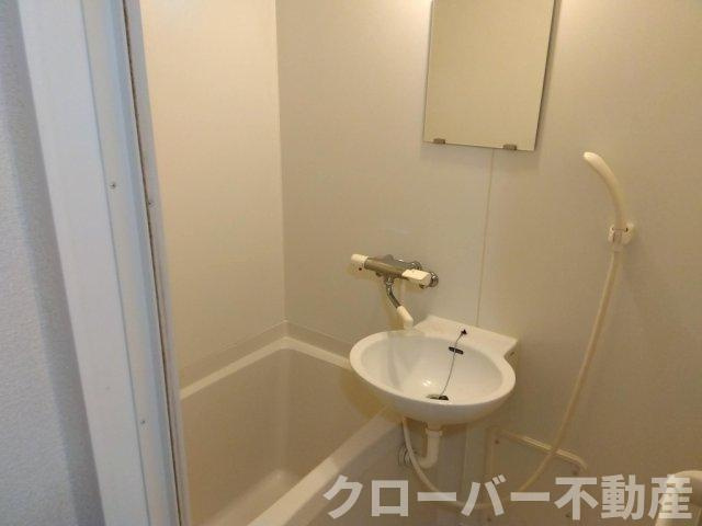 レオパレスシュトラールの浴室