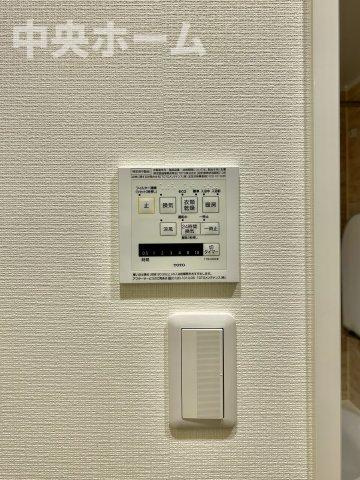 スパシエリーヴァ浅草の内装|【浴室乾燥機】暖房・冷風・換気・乾燥が可能です。毎日を快適に過ごせるうれしい機能が揃っています。雨の日の洗濯物も安心です。