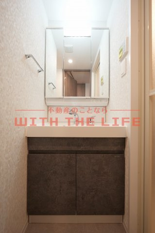 S-RESIDENCE久留米六ツ門abreastⅡ【キャンペーン対象物件】の独立洗面台|独立洗面台、小物を置くことができて便利です