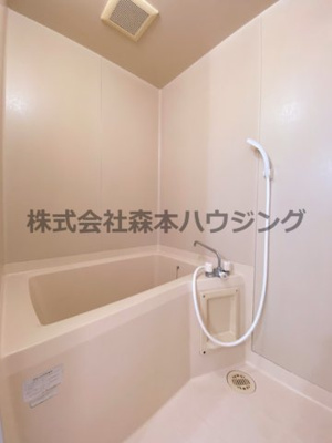 【浴室】 | 　忍ヶ丘マンション | 日々の暮らしに欠かせないお風呂です