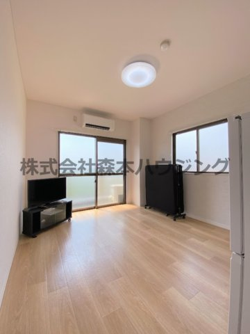 【洋室】 | 　忍ヶ丘マンション | 明るい洋室です