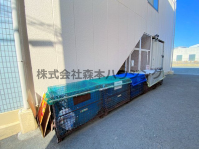 【その他共用部分】 | 　忍ヶ丘マンション | 専用ごみ置き場です