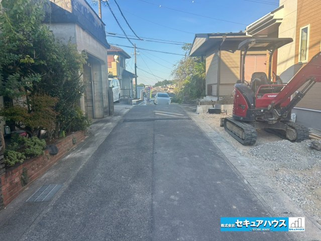 【本日ご案内可能】豊明市栄町大根　全１棟の前面道路含む現地写真|【駐車場】
◆駐車3台可能！来客時にも活躍します♪　　　　　　　　　　　　　　　　　　　　　　　　　　　　　　　　　　　　　　　　　　　　　　　　　　　　　　　　　　　　　　　　　　　　　　　　　　　