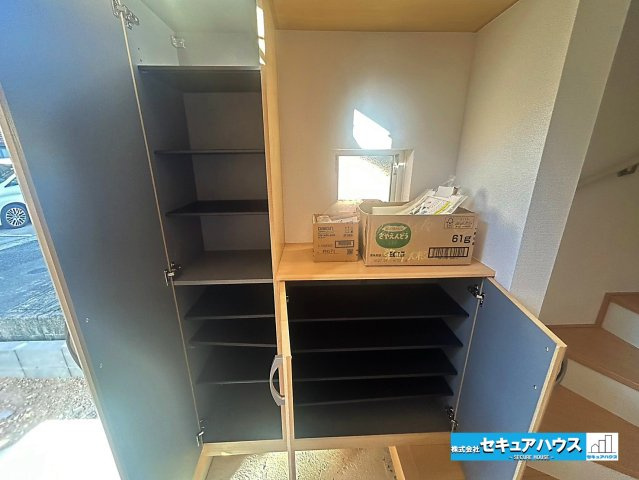 【本日ご案内可能】豊明市栄町大根　全１棟の玄関|【シューズボックス】
◆大容量収納可能なシューズボックス付きです♪家族の靴もすっきり収まり玄関周りが片付きます。　　　　　　　　　　　　　　　　　　　　　　　　　　　　　　　　　　　　　　　　　　　　