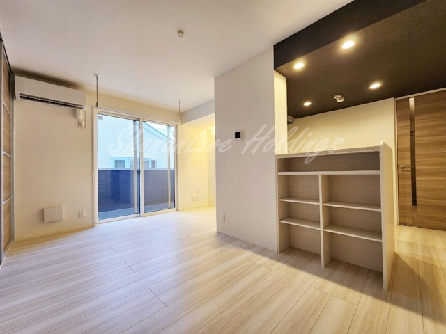 藤沢市藤沢のアパートの居間・リビング