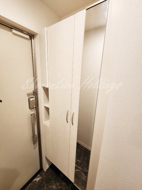藤沢市藤沢のアパートの玄関