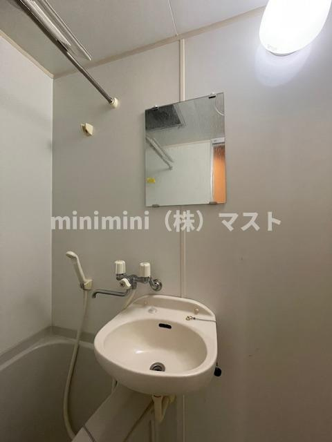 エスティライフ難波西の洗面所