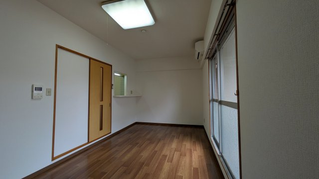 【寝室】