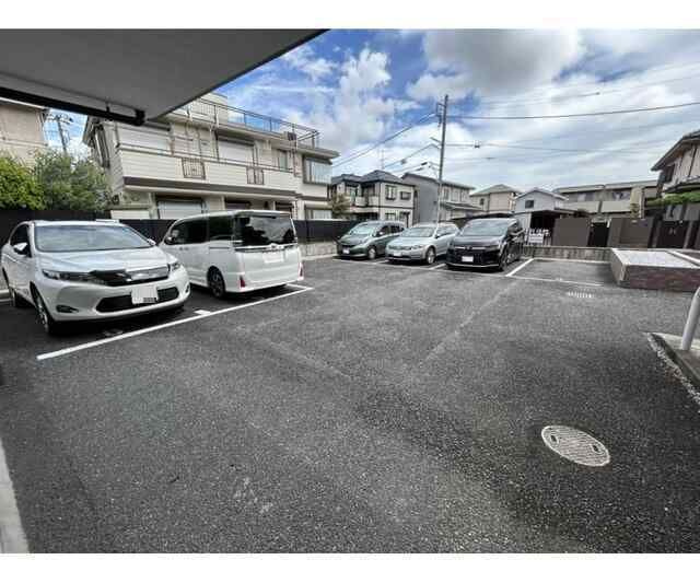 エマーレ石神井台の駐車場