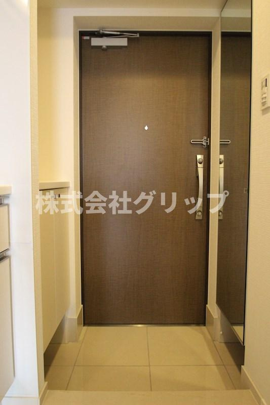 クレイシア西横浜グランカリテの玄関