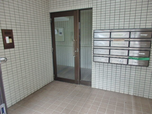 メゾングレージュのエントランス