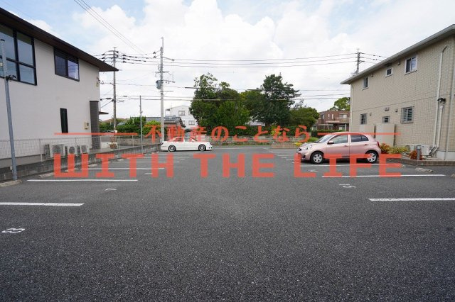 ディアコート合川【キャッシュバック対象物件】の駐車場|駐車場があります