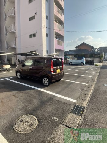 春日井中央マンションの駐車場