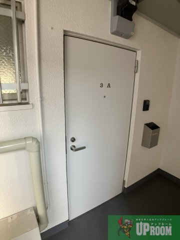 春日井中央マンションの玄関