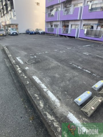 春日井中央マンションの駐車場