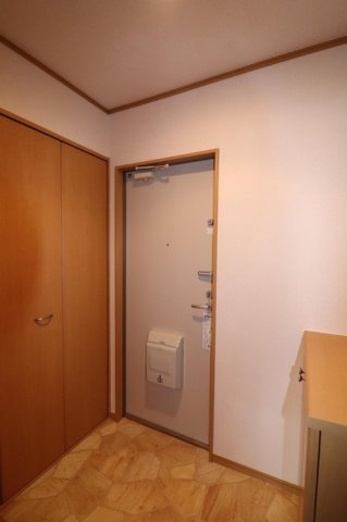 エスポワール渡利 Ａの玄関|玄関（中）