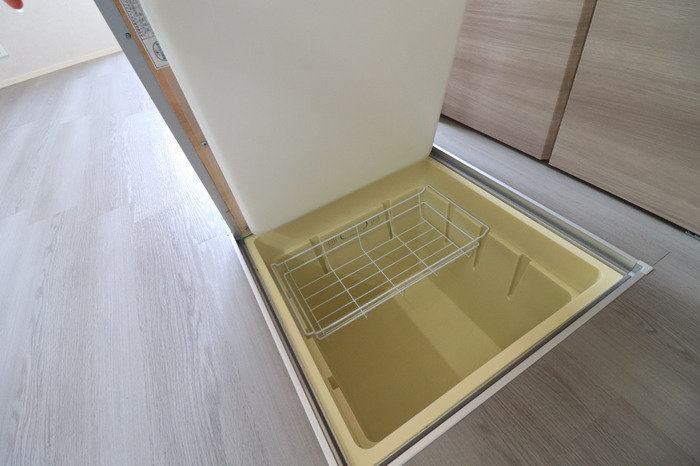 ステイゴールドの収納|床下収納