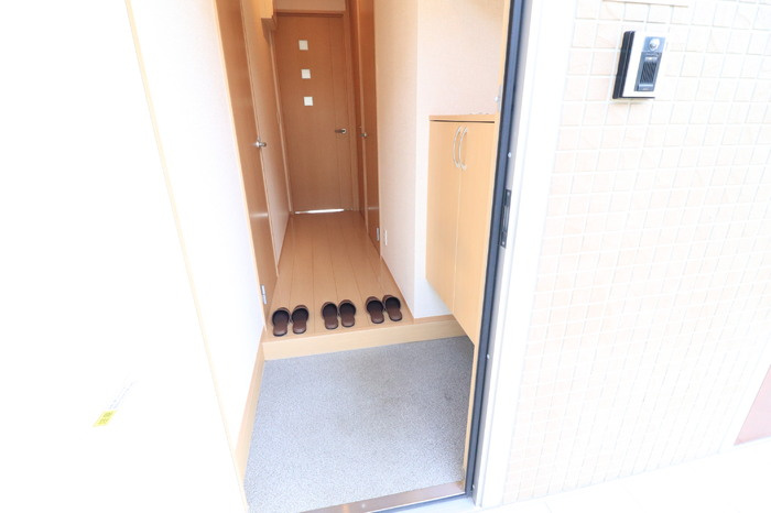 パインメイプルⅢの玄関|玄関