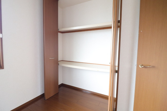 レジデンス Ｂの洋室|北側洋室収納