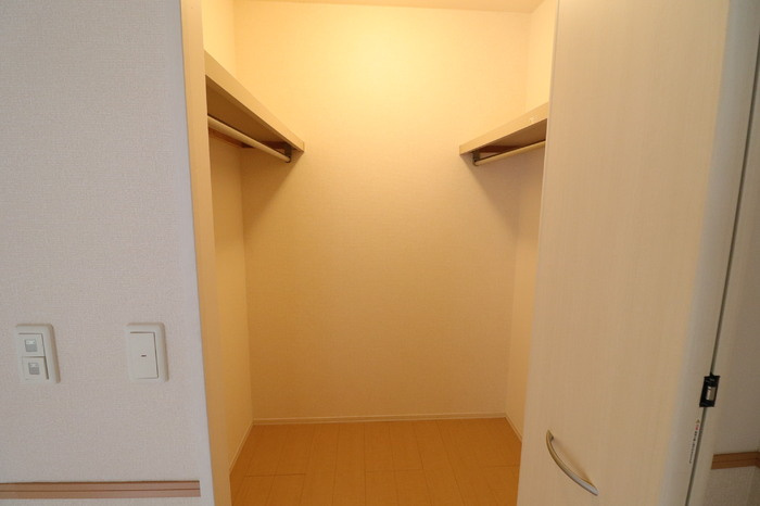 Ｄ－Ｒｏｏｍ蓬莱の収納|ウォークインクローゼット