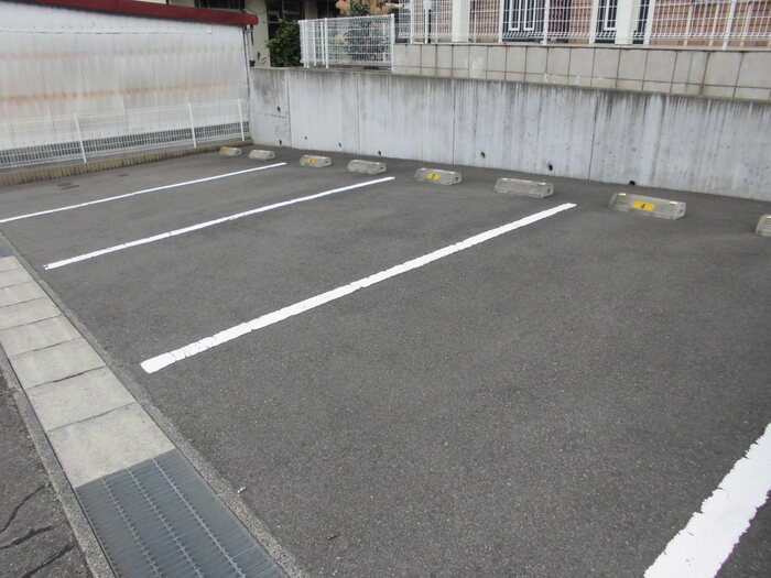 Ｄ－Ｒｏｏｍ蓬莱の駐車場|駐車場