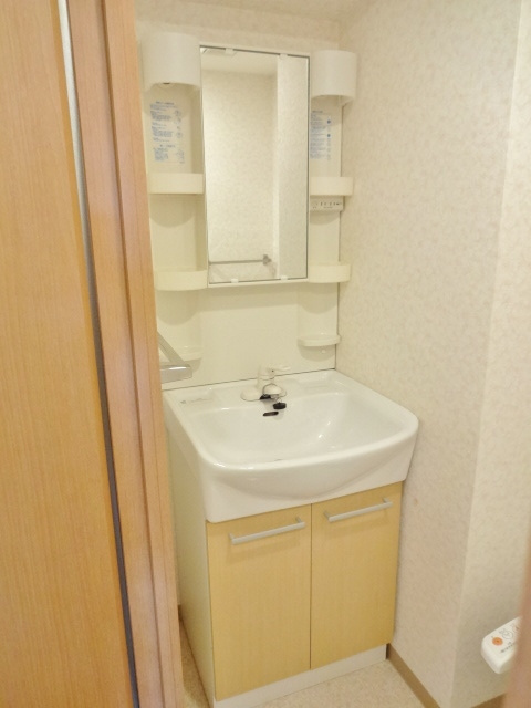 ベルディオガーデンの洗面所|同タイプで違う部屋の写真です。